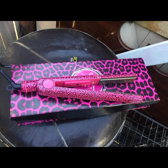 Herstyler Pink Leopard flat iron - Picture 6 of 6